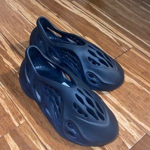 YEEZY FOAM RUNNERS ONYX